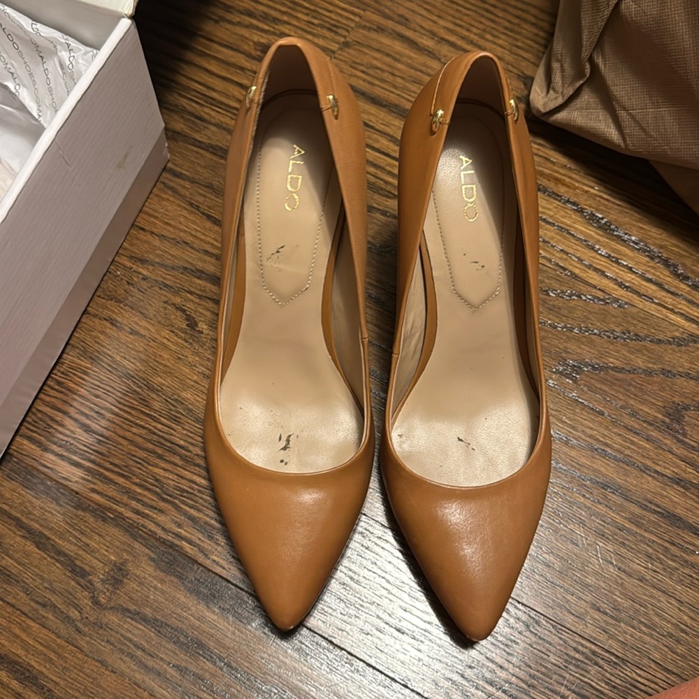 Tan size 7 Aldo 3.5 inch heels